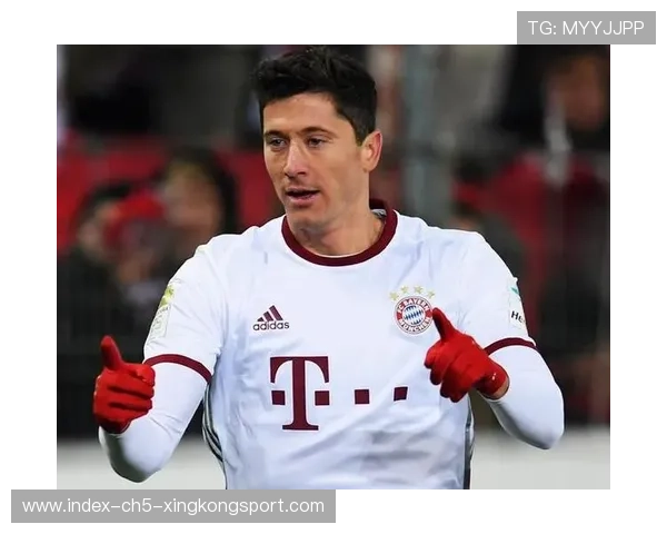 拜仁莱万反越位头球补射完成比赛决定性一击