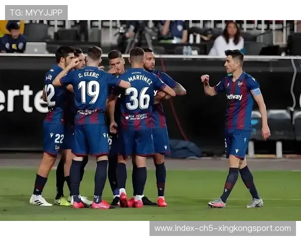 西甲巴萨中场穿透连连，前场效率极高——解码现代进攻的节奏与空间