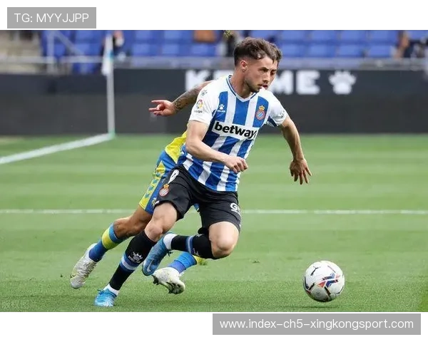 奥斯梅恩单挑外线防区，多次甩开对手形成推进